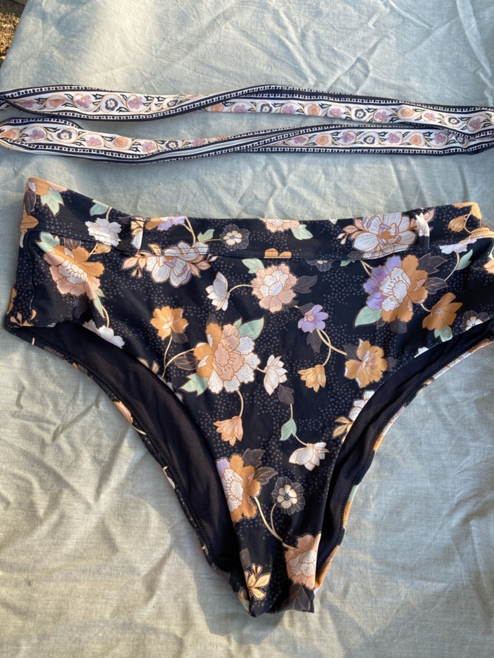 Rip curl surf gypsy floral high rise cheeky bottom L